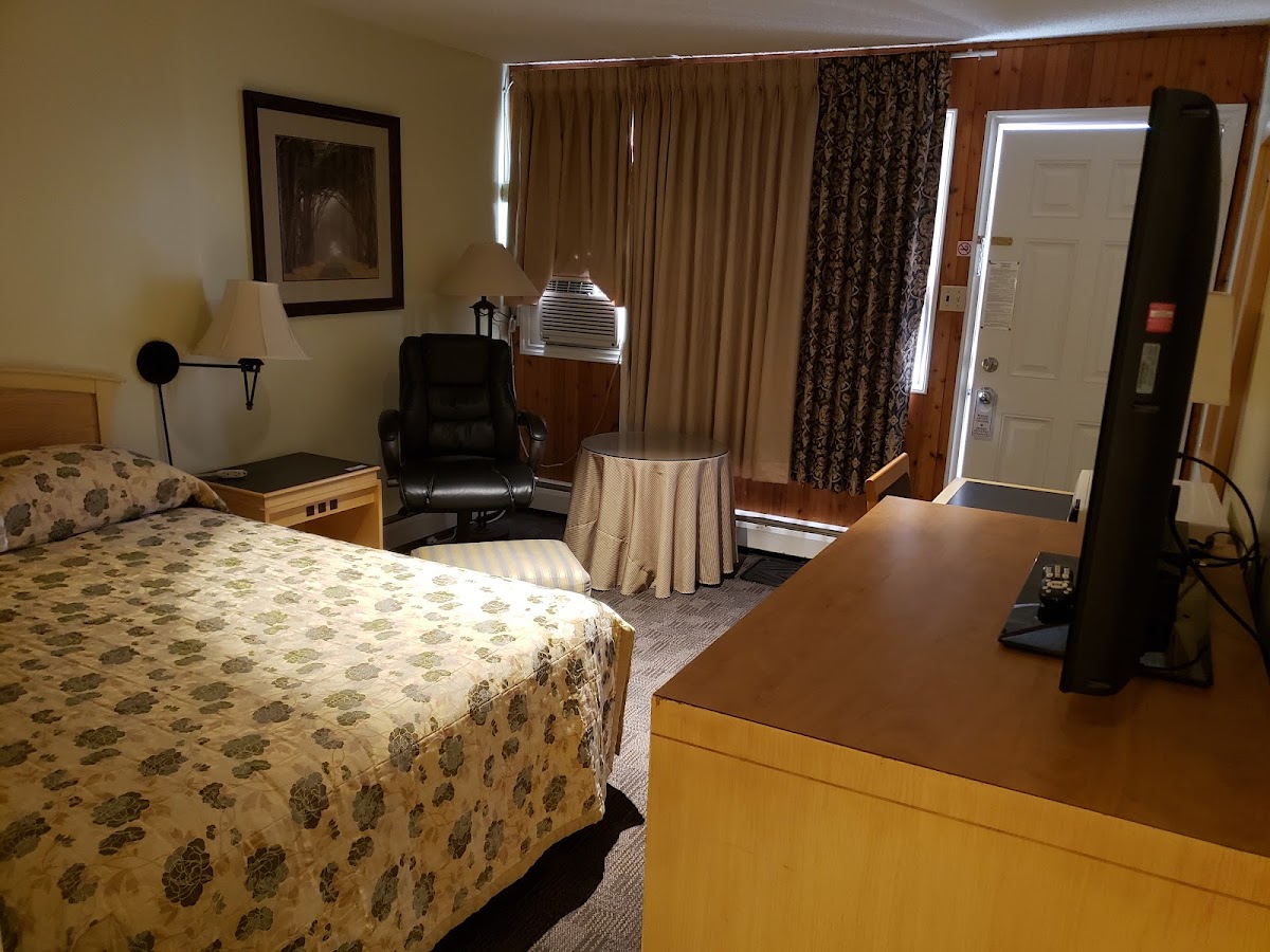 Woodland Motor Inn photo 2