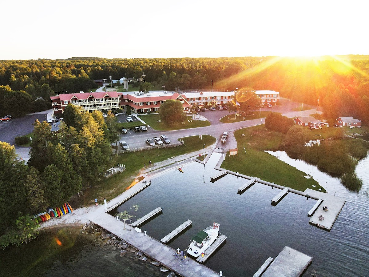 Rowleys Bay Resort