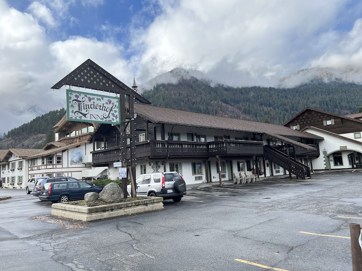 Linderhof Inn