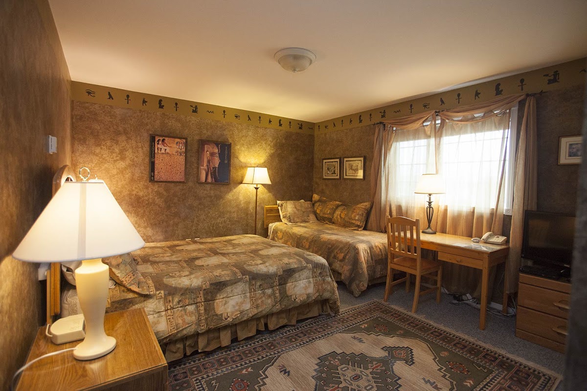 Midnight Sun Inn & Vacation Rentals
