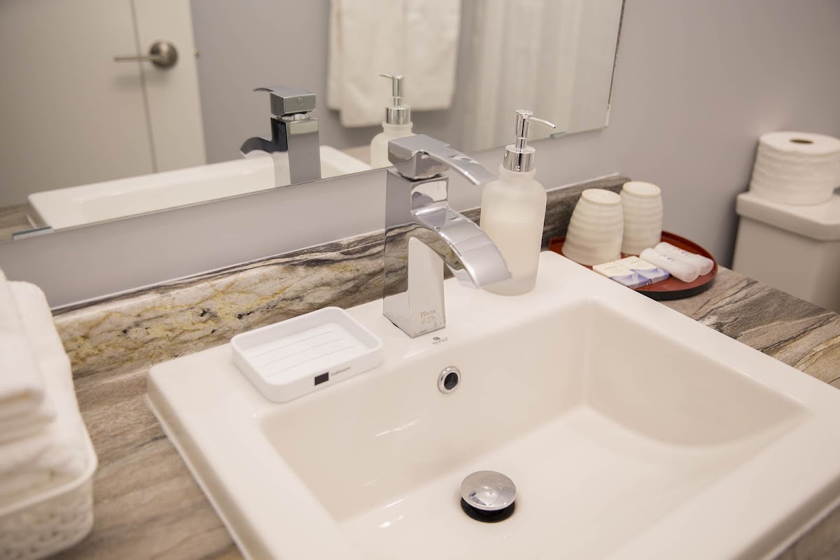 Midnight Sun Inn & Vacation Rentals photo 3