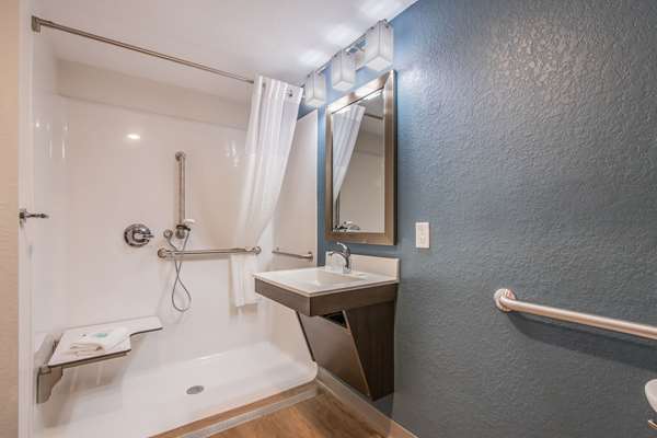 WoodSpring Suites Doral Miami Airport photo 3