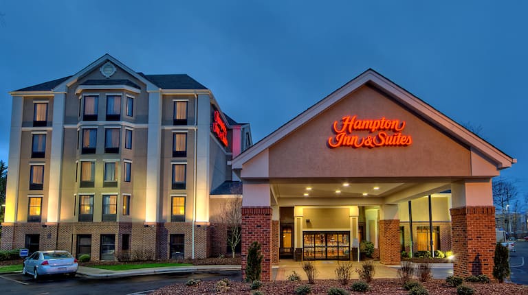 Hampton Inn & Suites Asheville Airport