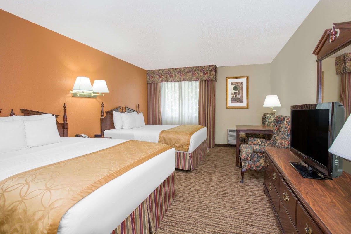 Days Inn & Suites by Wyndham Red Rock-Gallup photo 2