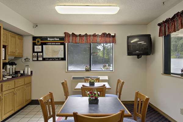 Super 8 by Wyndham Martinsville VA photo 3