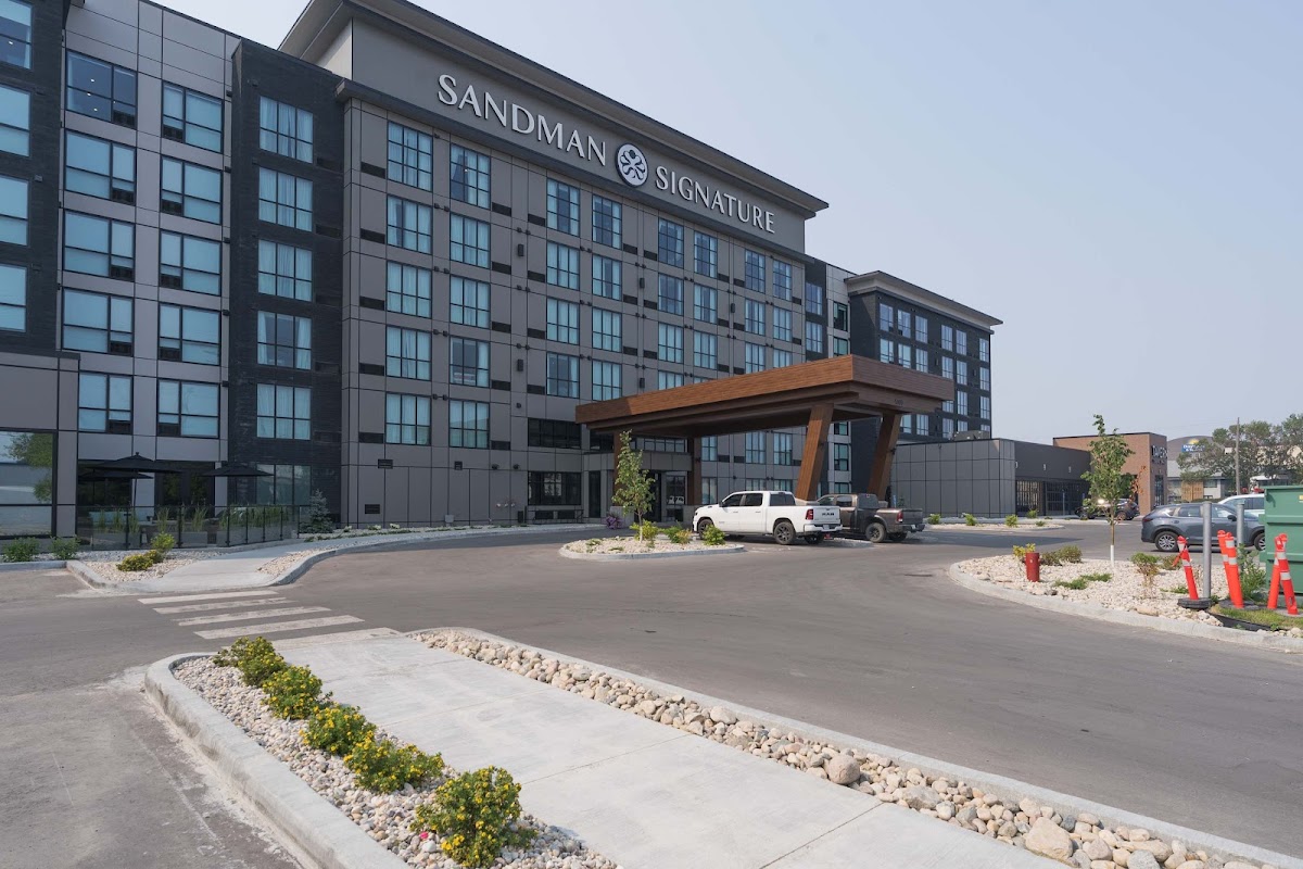 Sandman Signature Winnipeg Airport Hotel & Suites