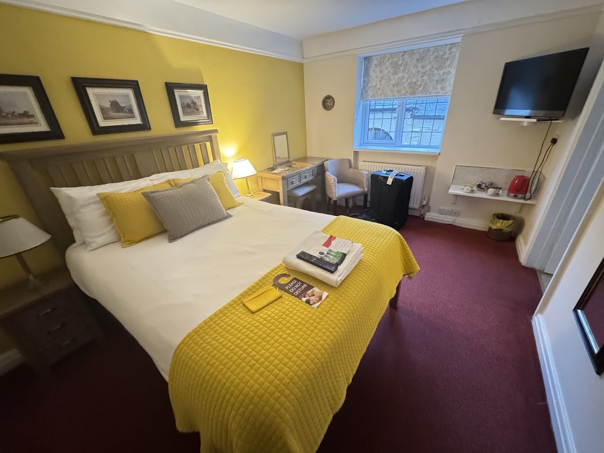 Crown & Cushion Hotel photo 2