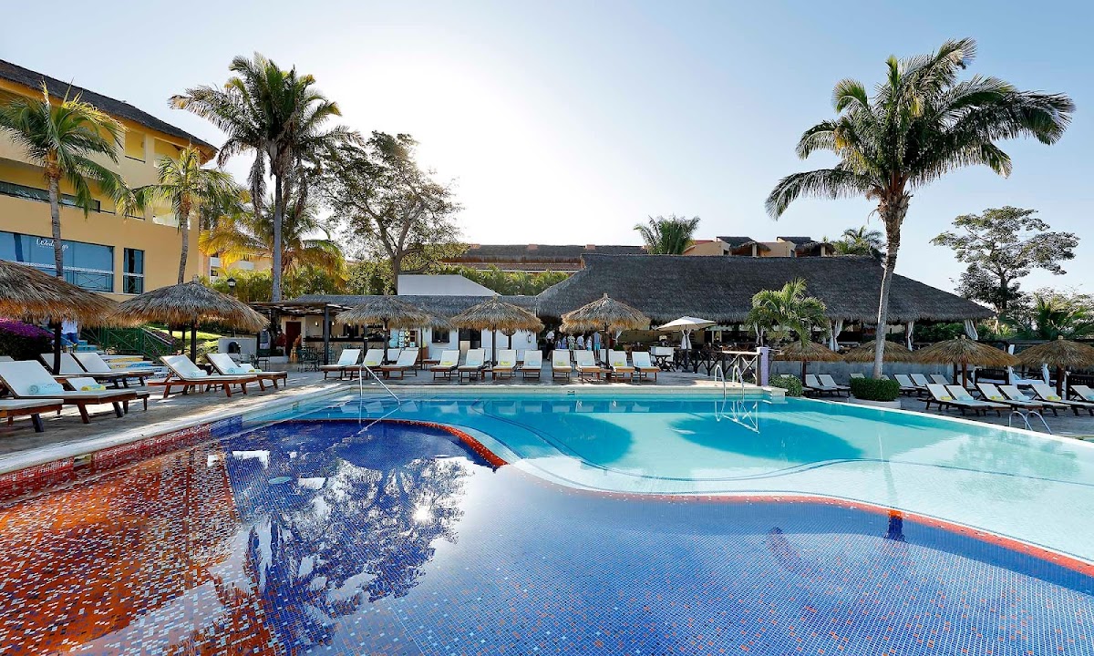 Family Selection at Grand Palladium Vallarta Resort & Spa photo 3