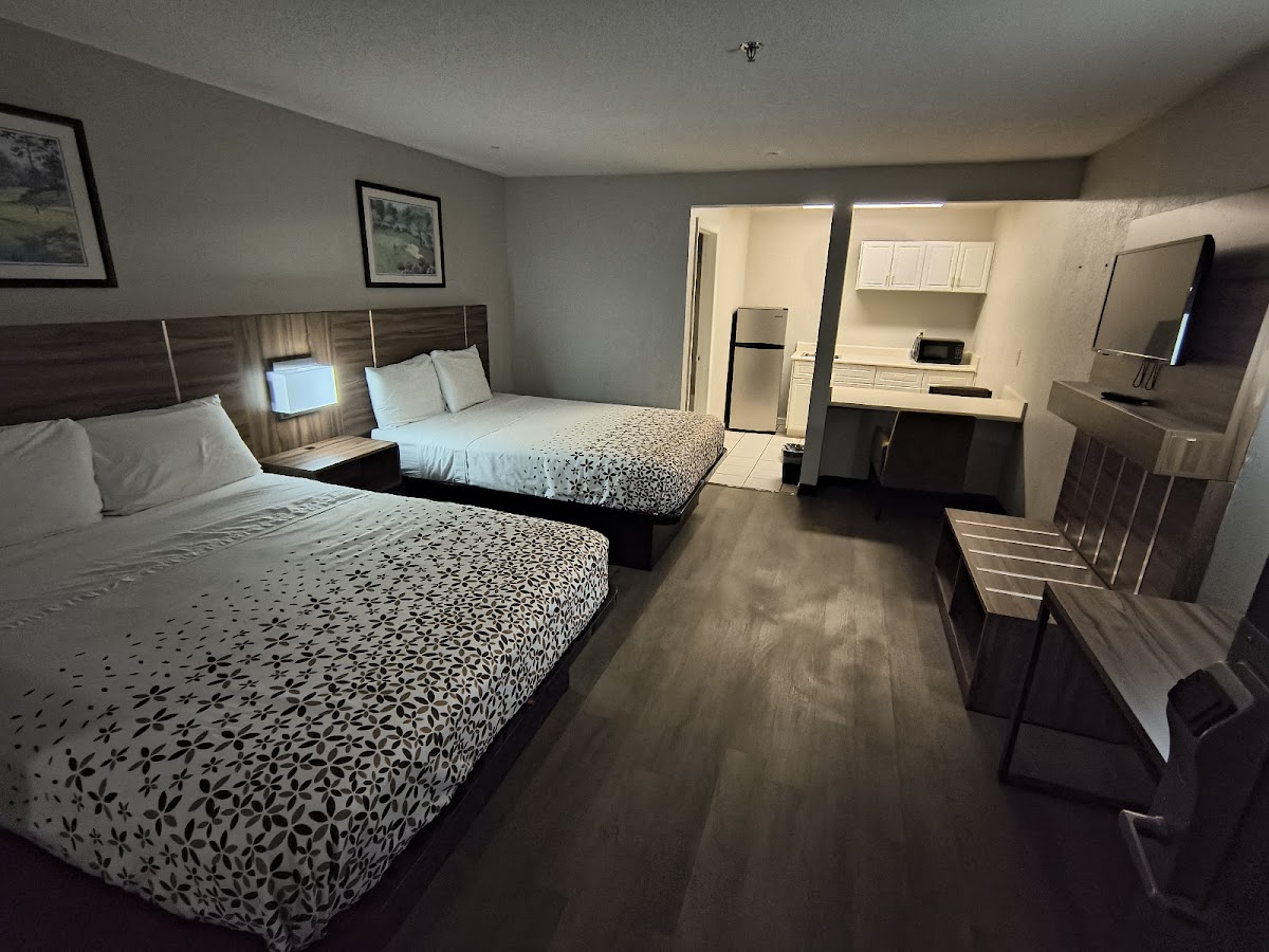 Country Hearth Inn & Suites Augusta photo 2