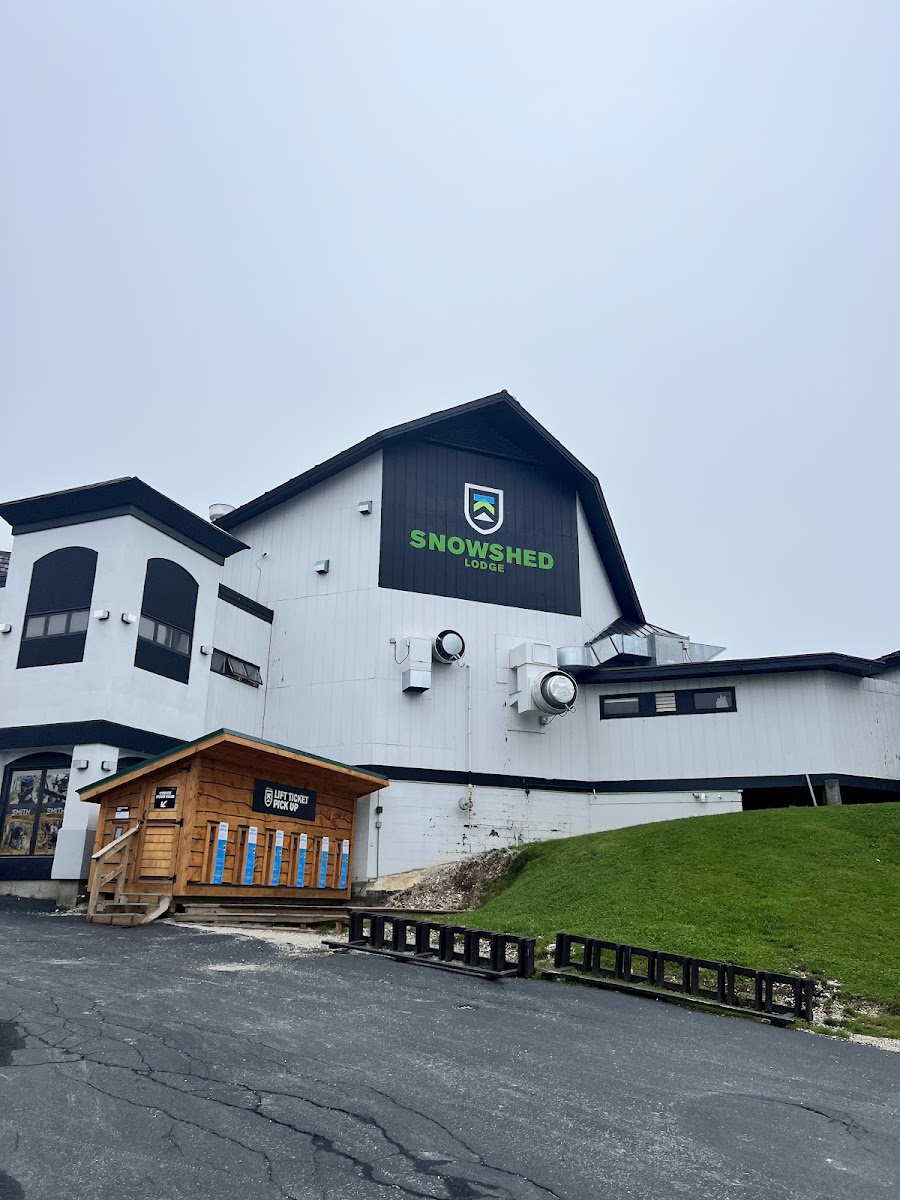 Snowshed Lodge