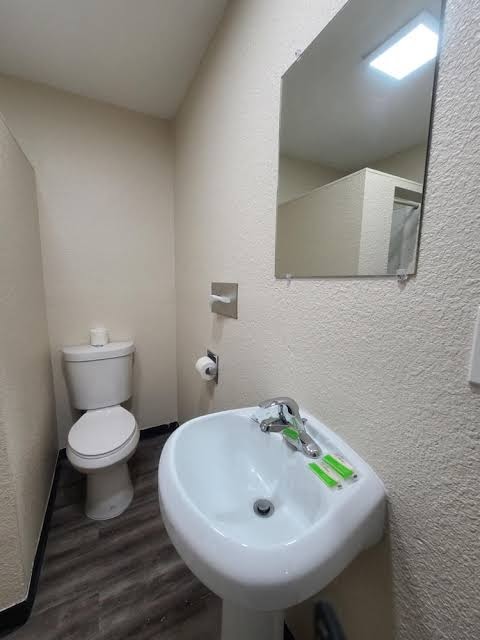 Majestic Inn & Suites photo 3