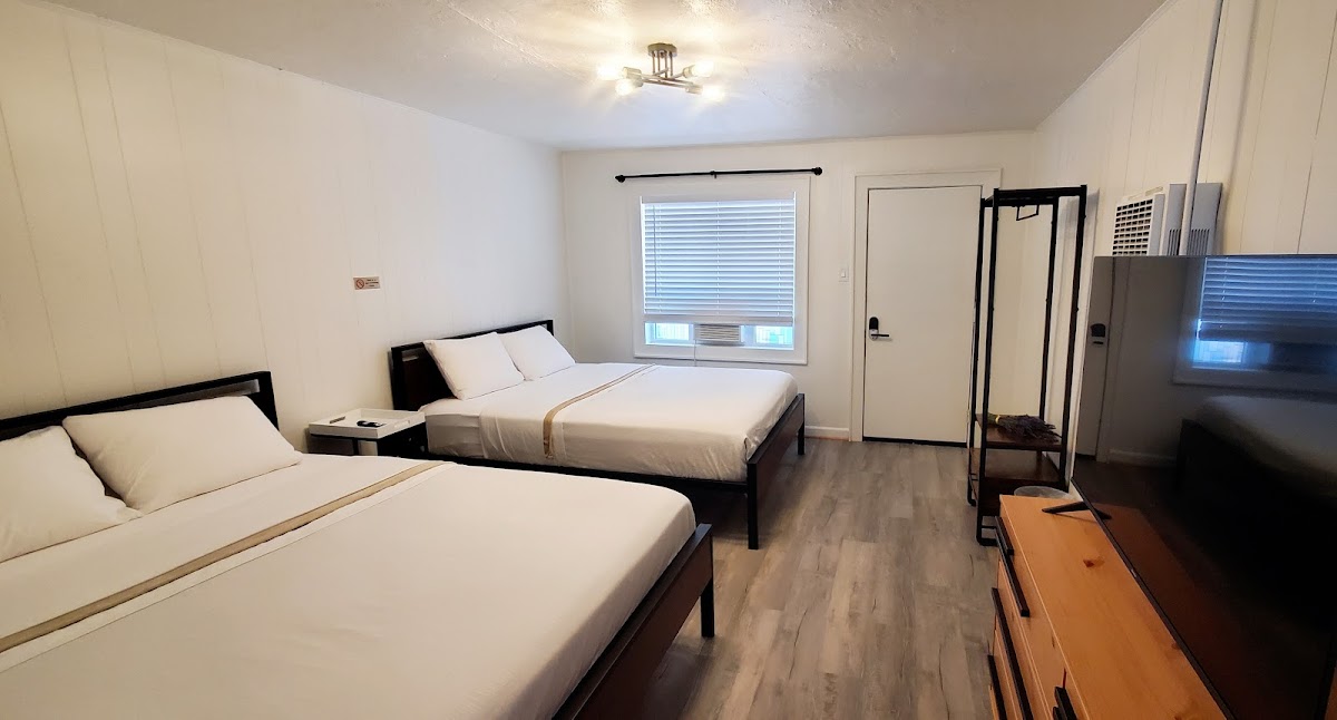 Del Prado Motel photo 2