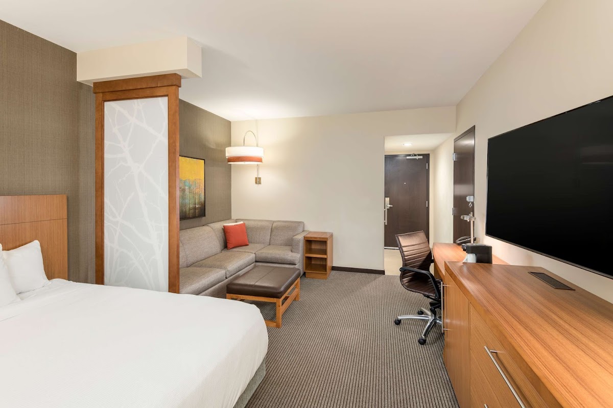 Hyatt Place Greenville Downtown photo 2