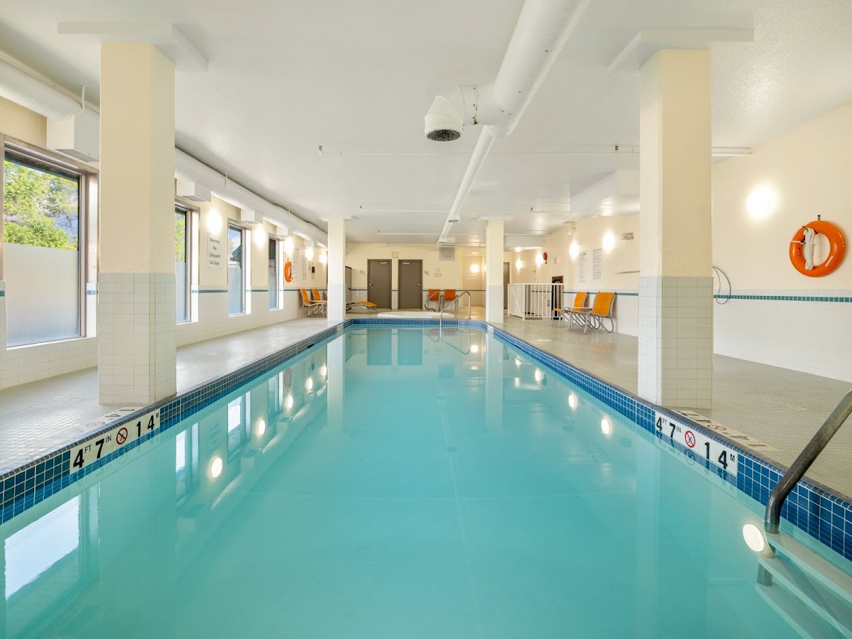 Holiday Inn Conference Ctr Edmonton South by IHG photo 3