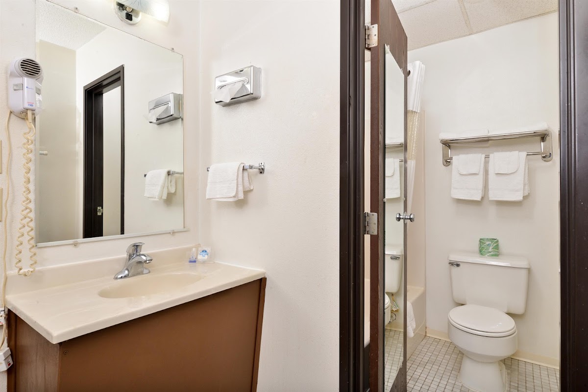 Americas Best Value Inn & Suites Sidney photo 3