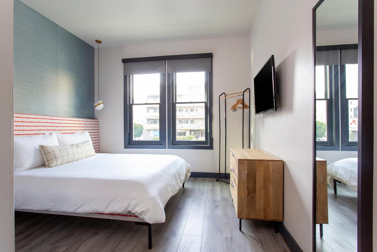 HOTEL EPIK photo 2
