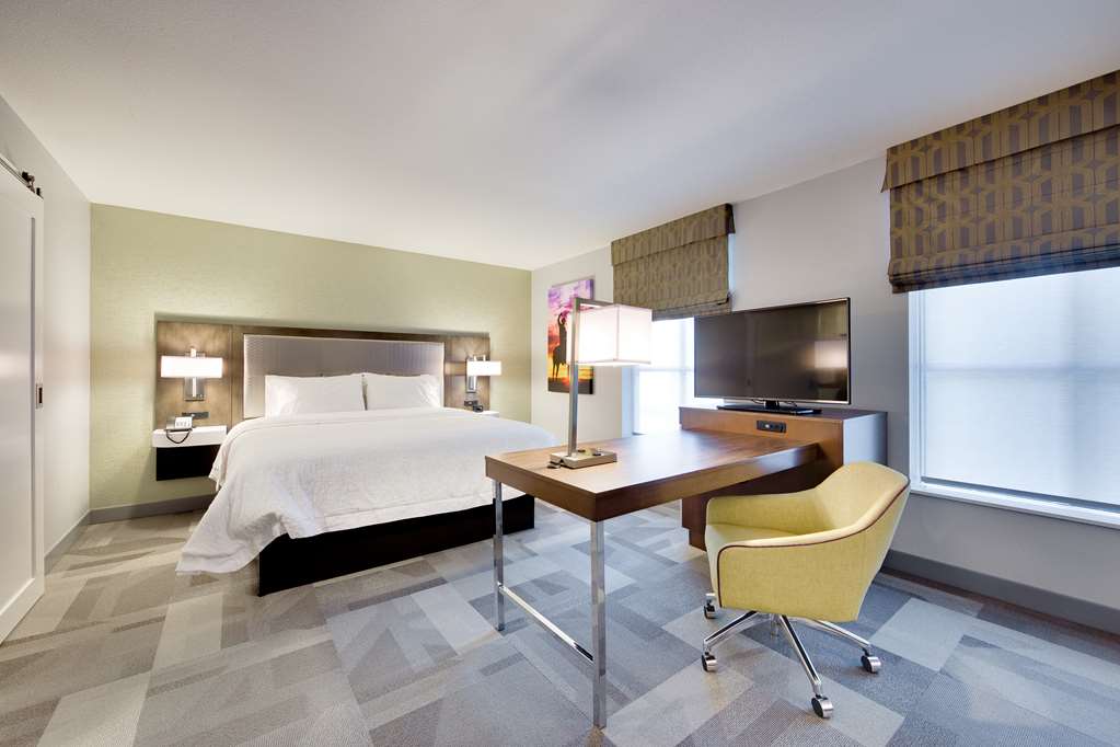 Hampton Inn & Suites Fort Worth Downtown photo 2