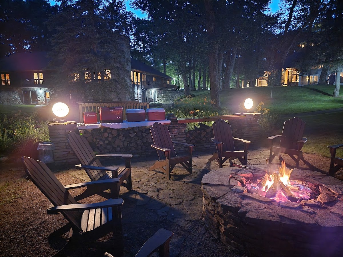 Red Crown Lodge photo 2