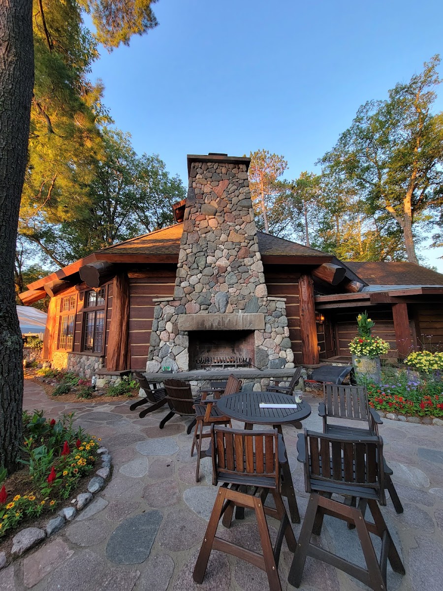 Red Crown Lodge photo 3