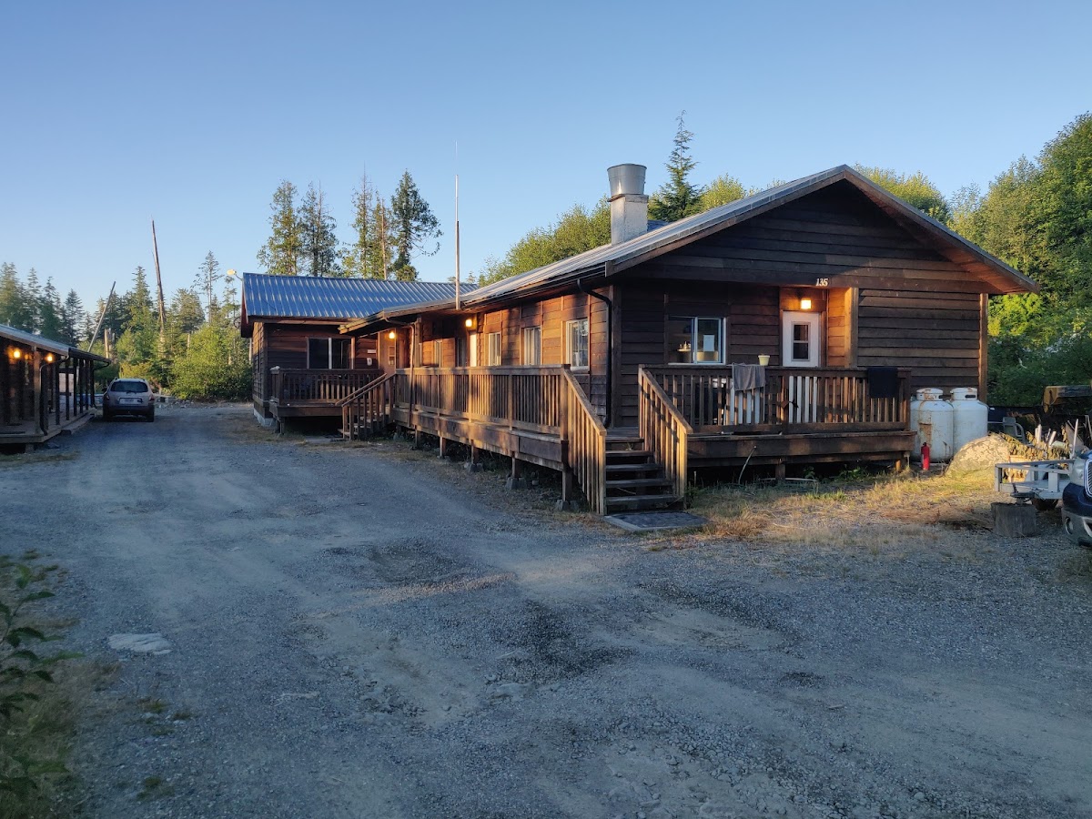 Aauuknuk Lodge