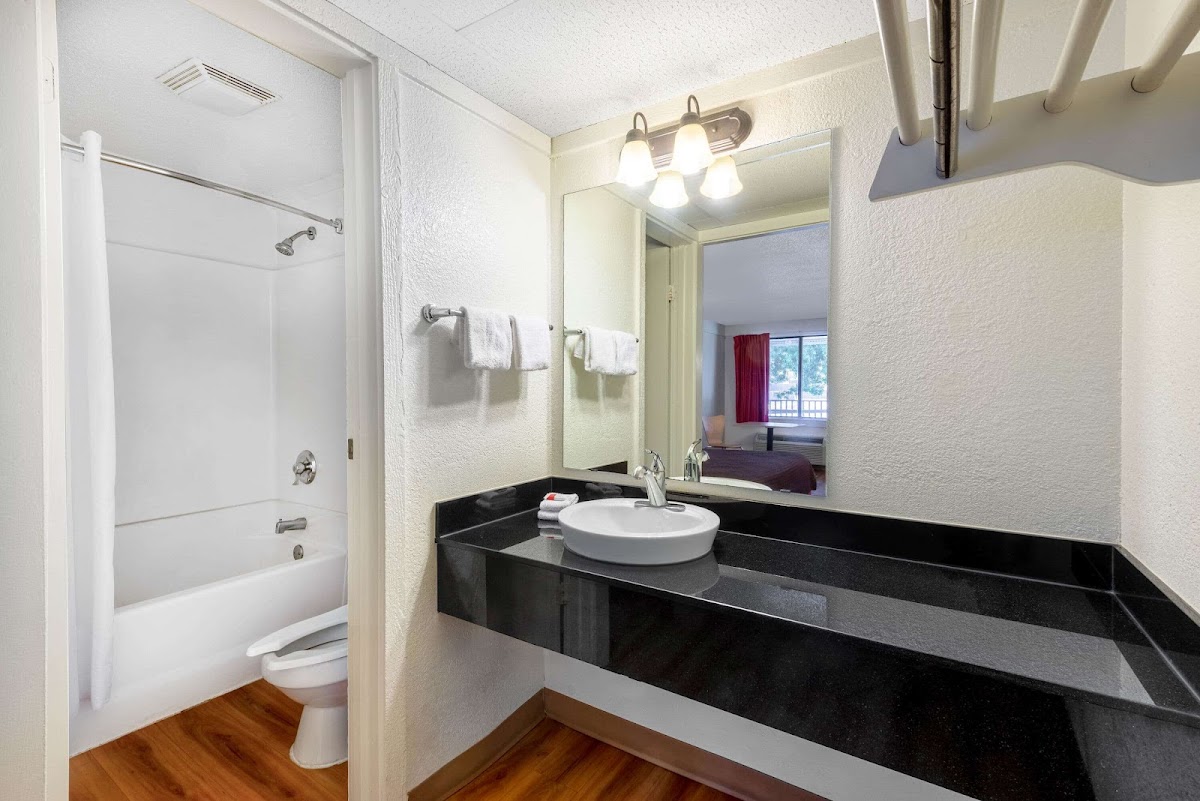 Travelodge by Wyndham Essington / Philadelphia Airport photo 3