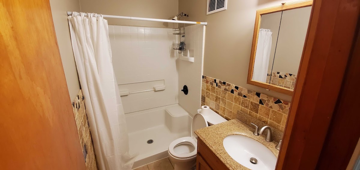 Swin Housing - $44 a Night photo 3