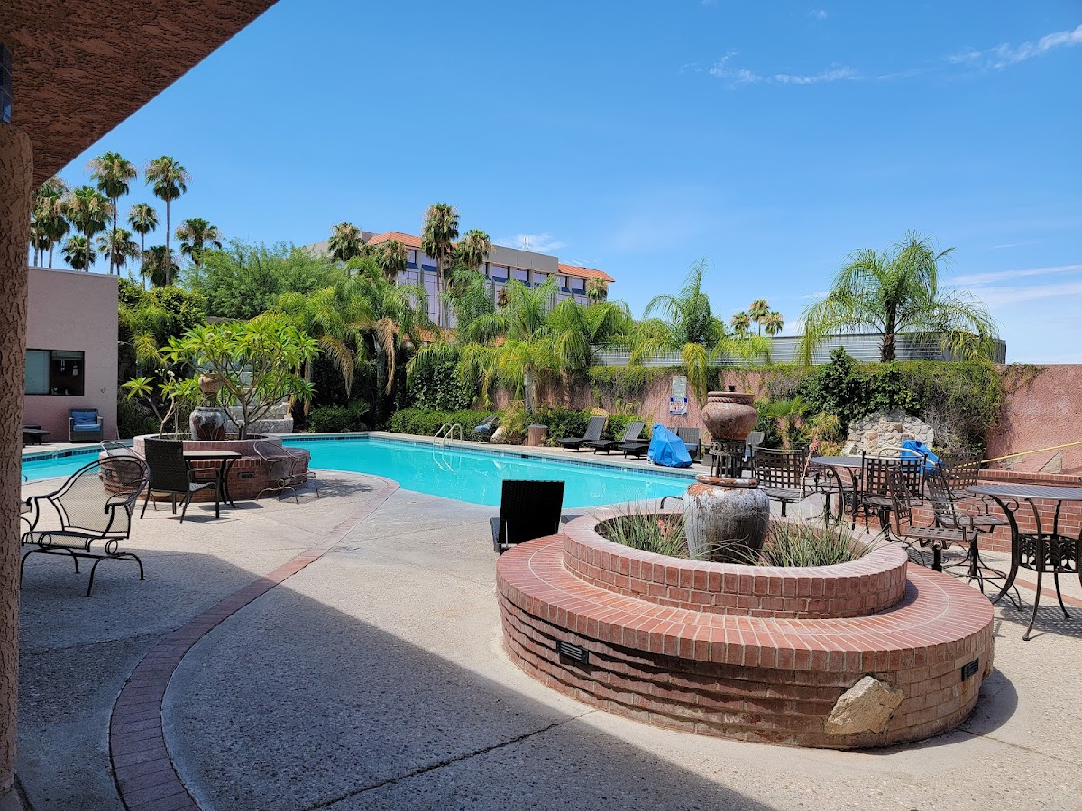 Ramada by Wyndham Viscount Suite Hotel photo 3