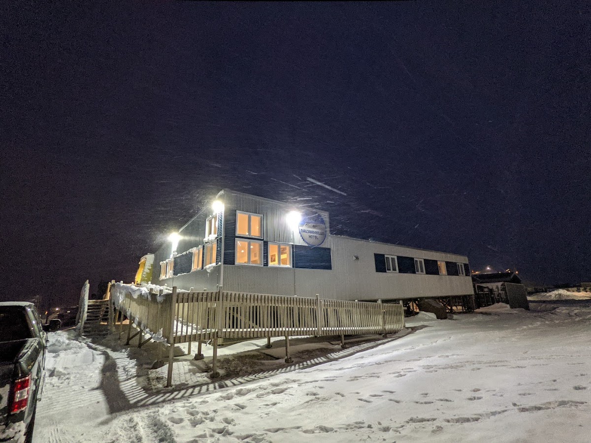 Naujaaraaluit – Clyde River Hotel