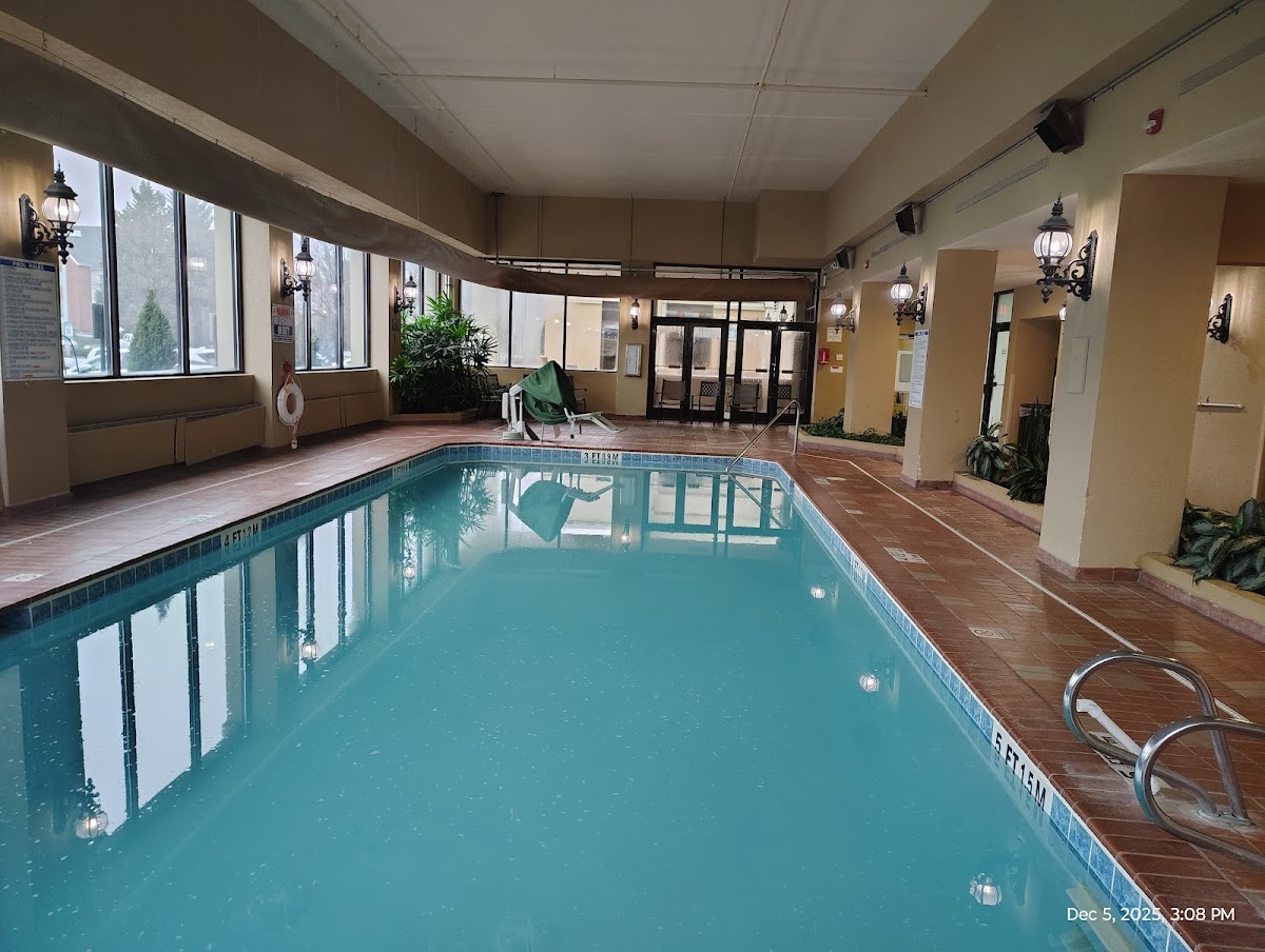 Embassy Suites by Hilton Greensboro Airport photo 3