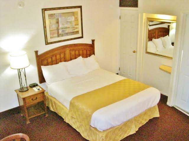 Americas Best Value Inn Covered Wagon Crescent City photo 3