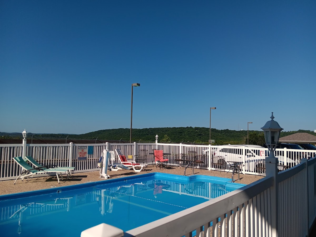 All American Inn and Suites photo 3