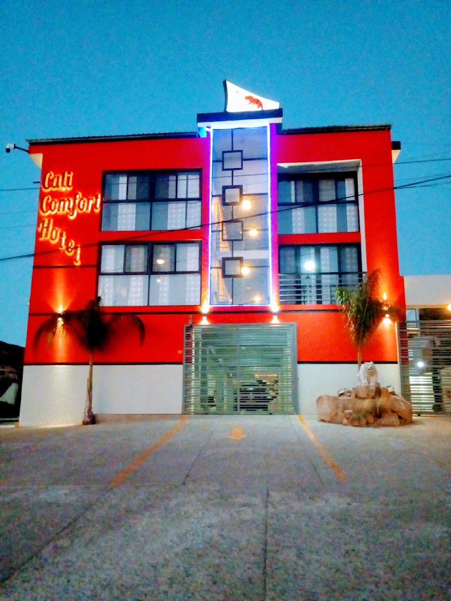 CaliComfort Hotel