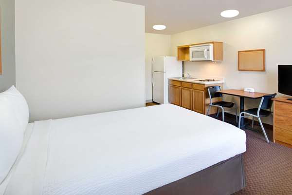 WoodSpring Suites Cincinnati Fairfield photo 2