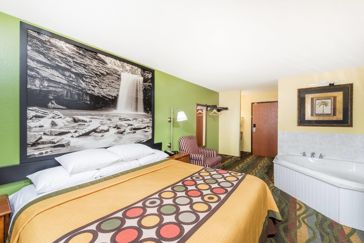 Super 8 by Wyndham Jacksonville photo 2