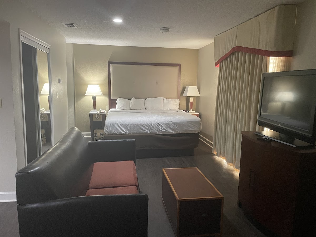 Hawthorn Suites by Wyndham North Charleston SC photo 2