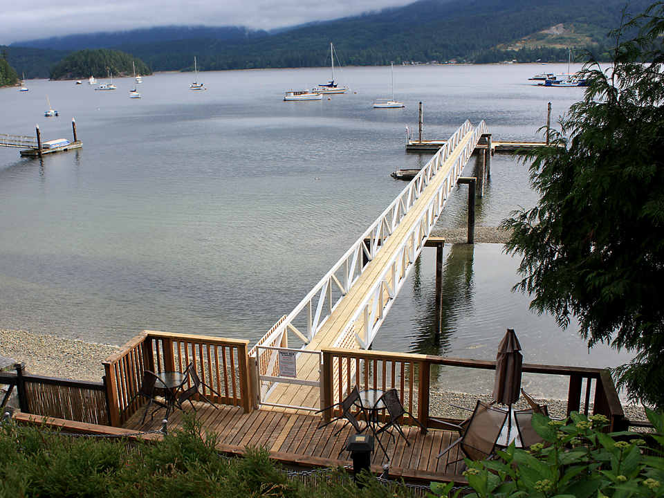 Takahashi Gardens Waterfront Retreat photo 2