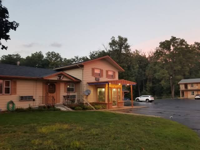 Thornapple River Apartments and Motel