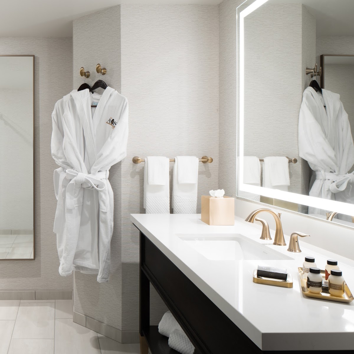 The Axis Moline Hotel, Tapestry Collection by Hilton photo 3