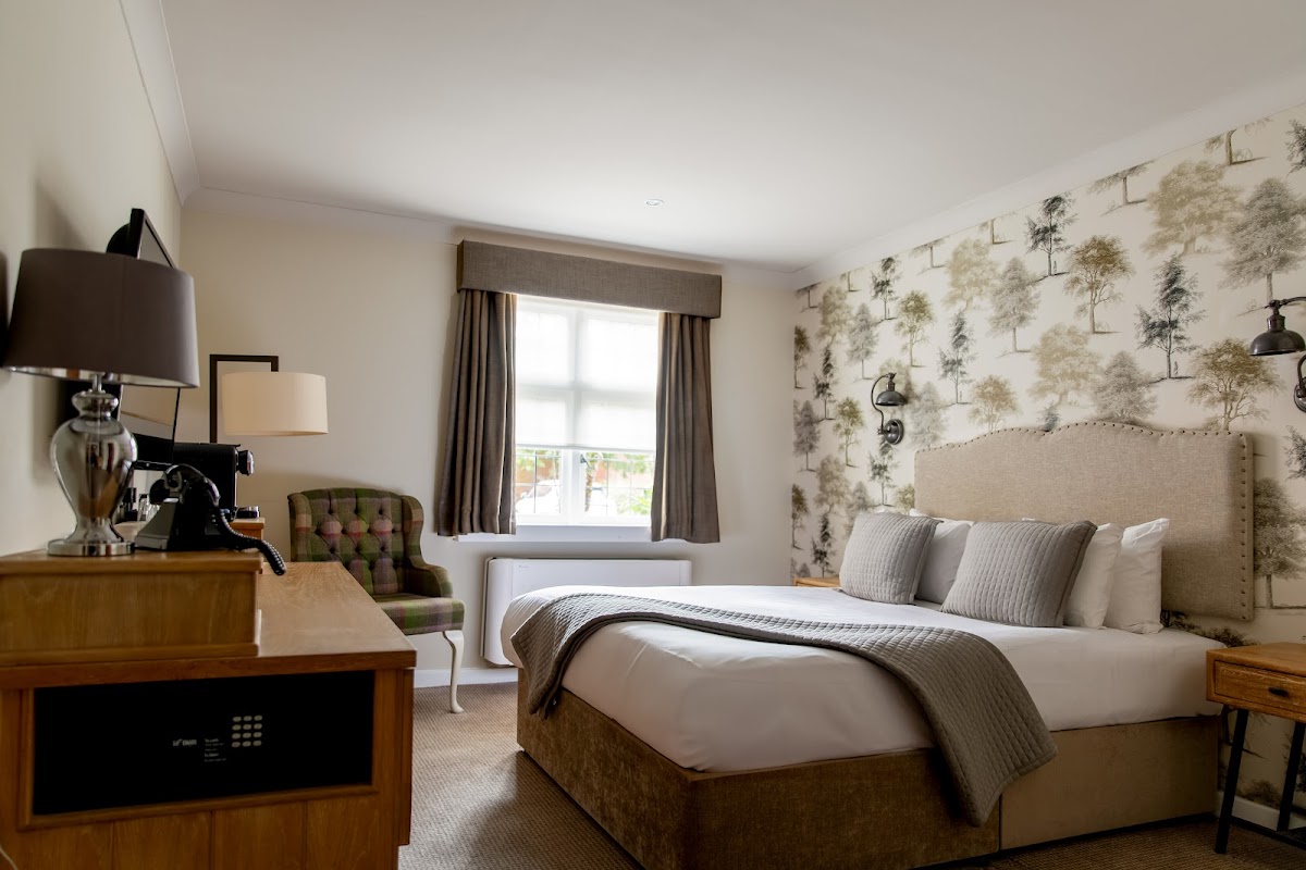 The White Hart Hotel, Hampton Wick photo 2