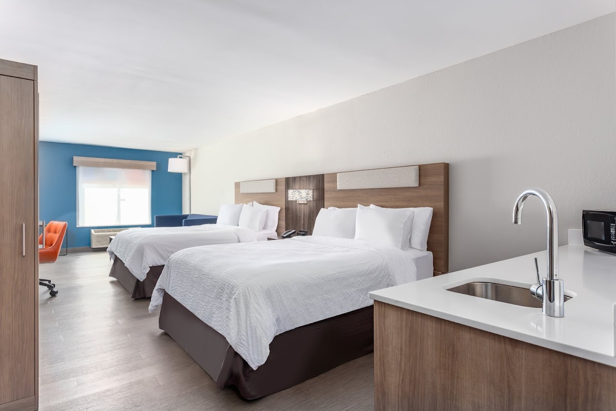 Holiday Inn Express & Suites Lancaster by IHG photo 2