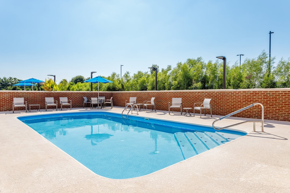 Holiday Inn Express & Suites Lancaster by IHG photo 3