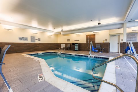 Fairfield by Marriott Inn & Suites Marquette photo 3