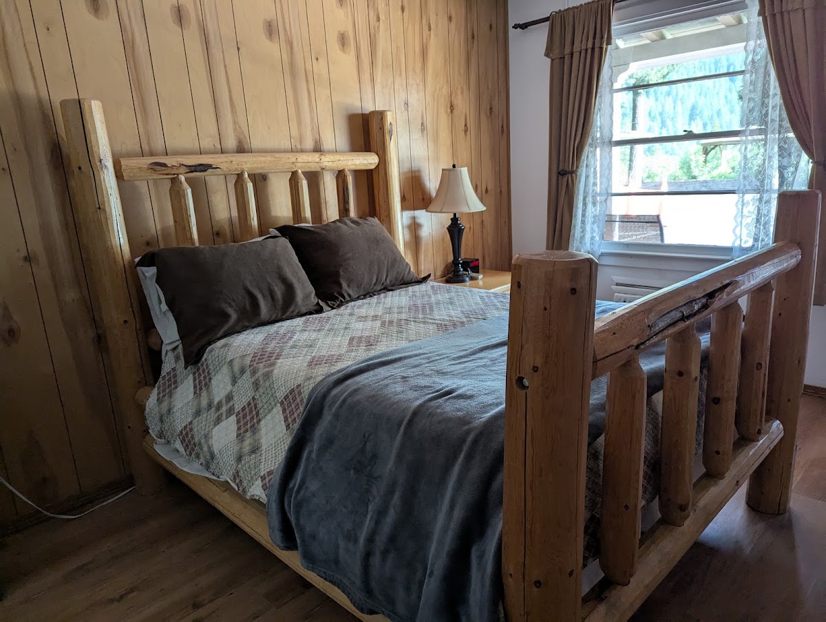 Dunsmuir Lodge photo 2