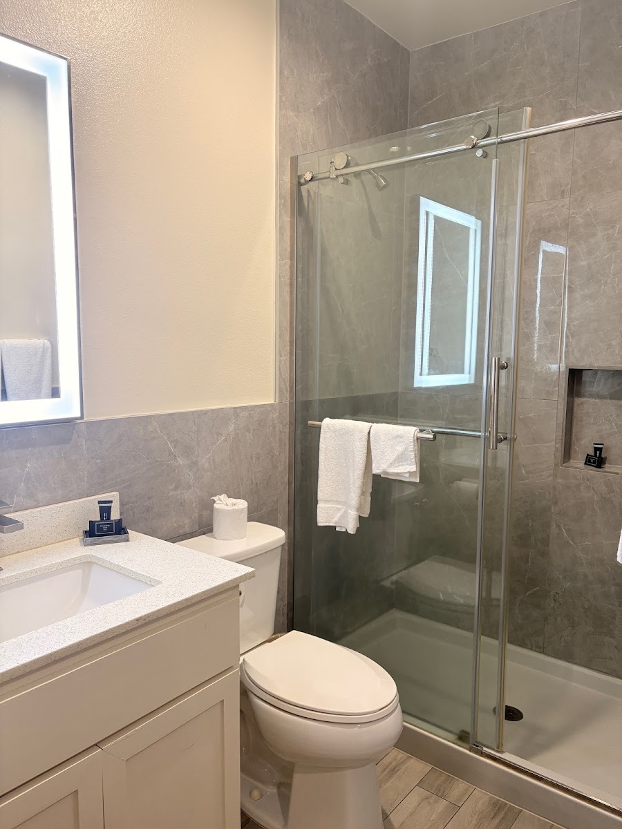 Americas Best Value Inn & Suites Houston Veterans Memorial photo 3