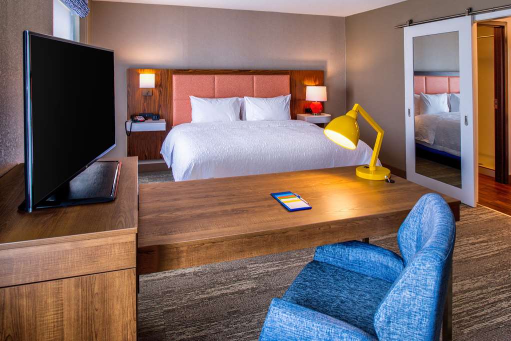Hampton Inn & Suites Wixom photo 2