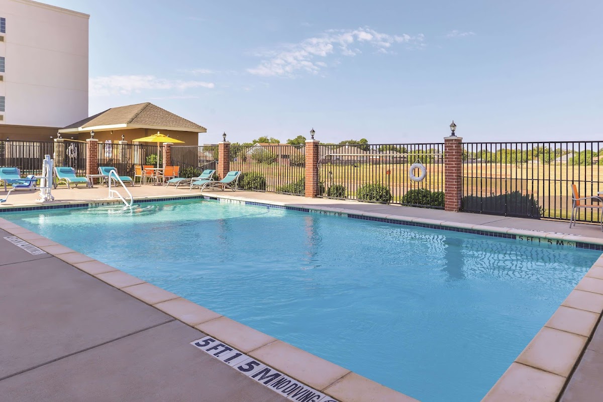 La Quinta Inn & Suites by Wyndham Abilene Mall photo 3