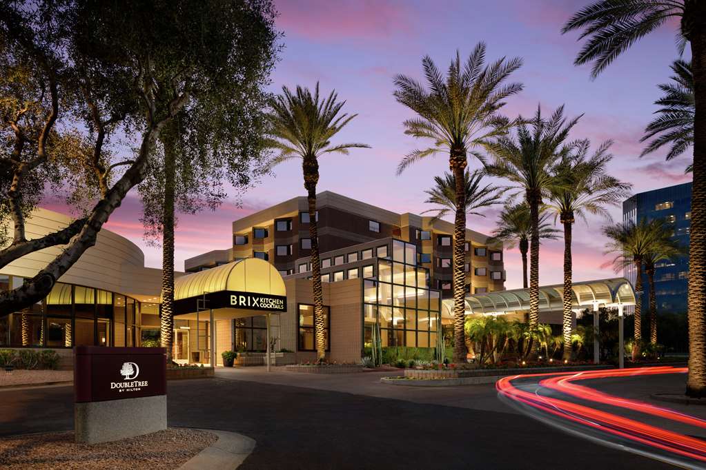 DoubleTree Suites by Hilton Hotel Phoenix