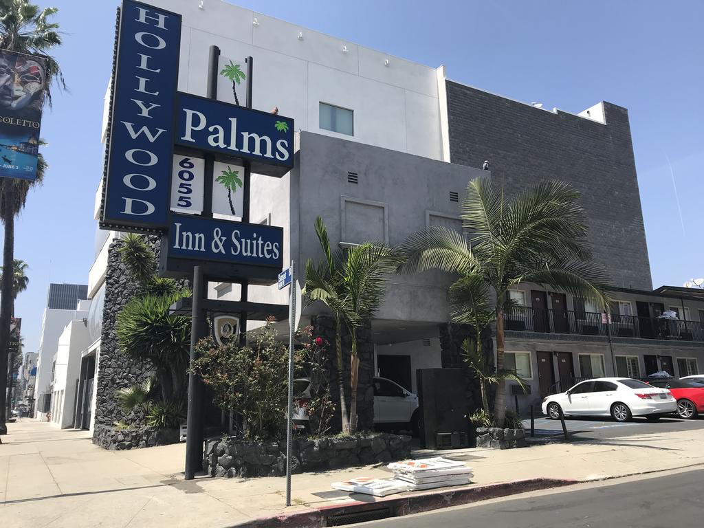 Hollywood Palms Inn & Suites