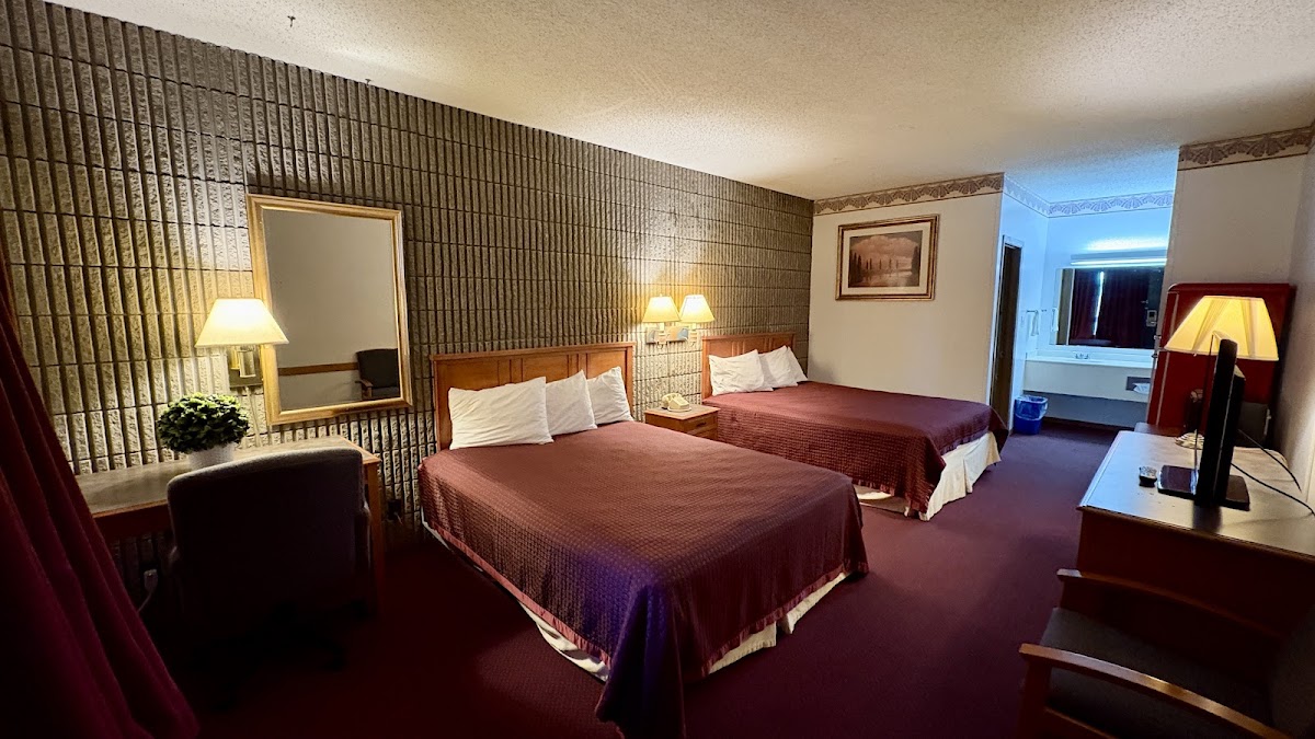 Kewanee Motor Lodge photo 2