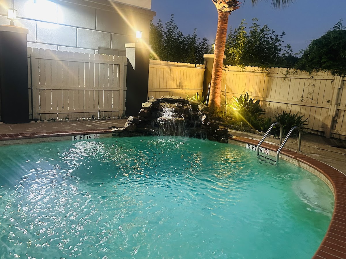 Days Inn & Suites by Wyndham Houston Hobby Airport photo 3